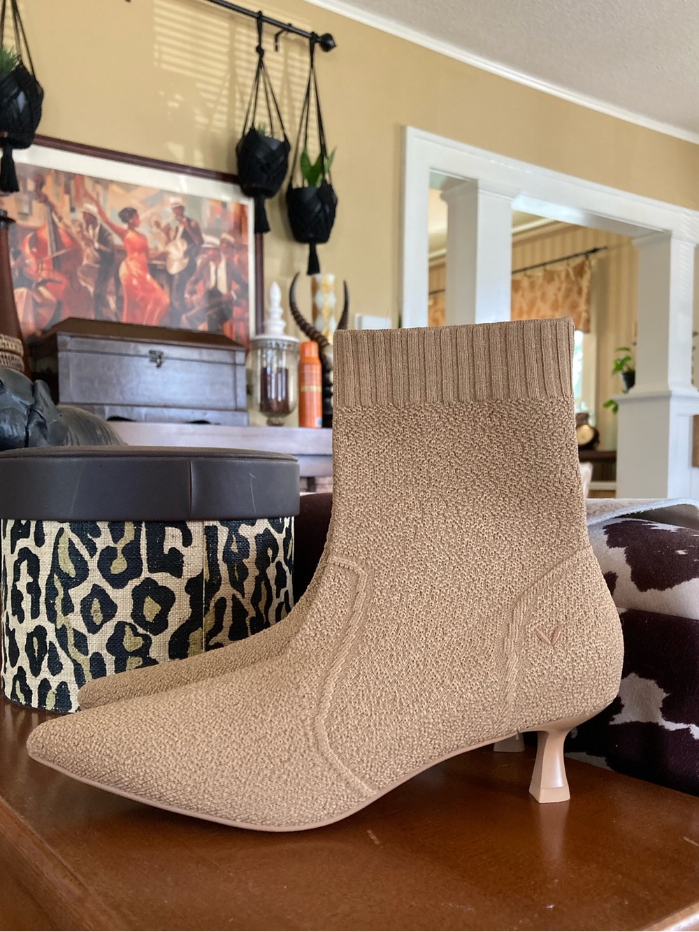 New Vavaia Pointed-Toe Boots (Sophia)